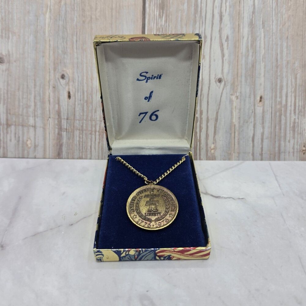 Vintage “ Spirit Of 76” Washington At Valley Forge Pendant In Original Box